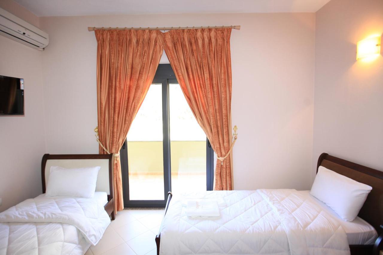 Hotel Gryka E Kelcyres Εξωτερικό φωτογραφία